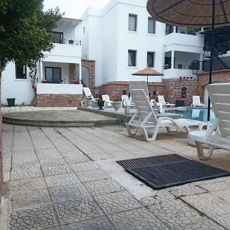 Cozy And Central With Shared Pool Near Beach In * ボドルム
