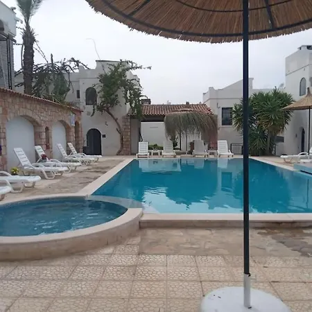 Cozy And Central With Shared Pool Near Beach In 아파트 Bodrum