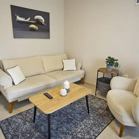 Cozy And Central With Shared Pool Near Beach In Апартаменты Бодрум